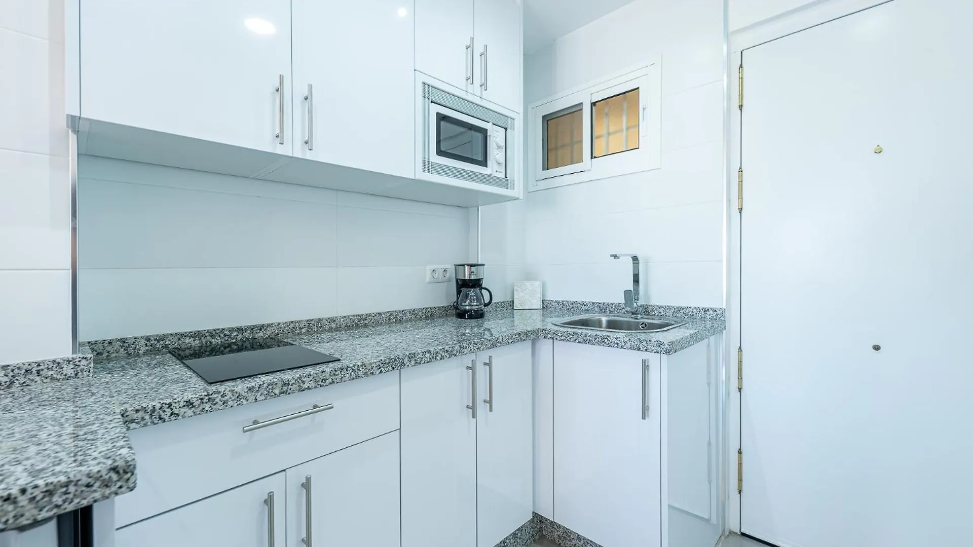 797 Holiday Rentals- Elegante Estudio Reformado En Iris Benalmadena