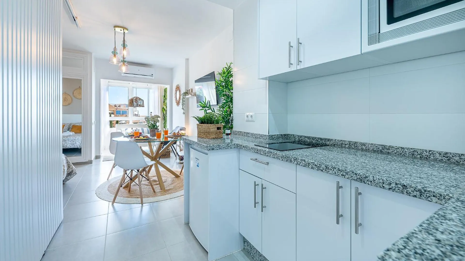 797 Holiday Rentals- Elegante Estudio Reformado En Iris Benalmadena