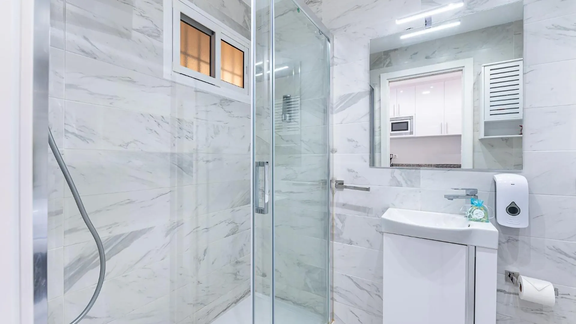 797 Holiday Rentals- Elegante Estudio Reformado En Iris Benalmadena